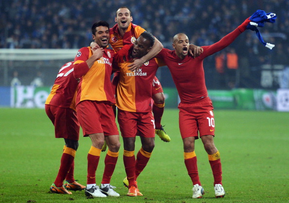 getty_galatasaraydrogbasneijder20130506