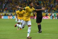 getty_neymar20130622b