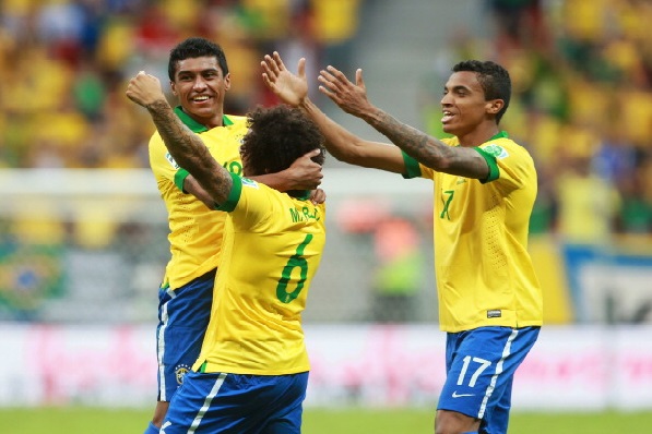 getty_paulinho20130618