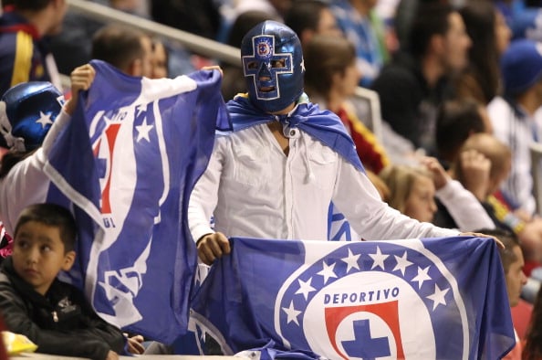 getty_cruzazul20101019