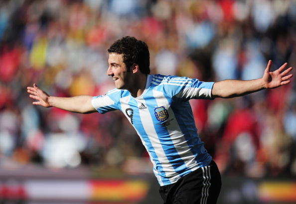 getty_higuaingonzaloargentiinakorea2010