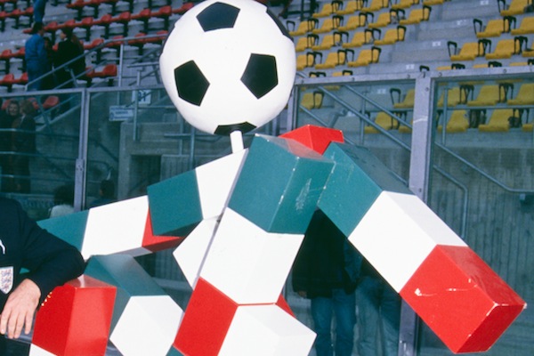 getty_maskottiitalia1990