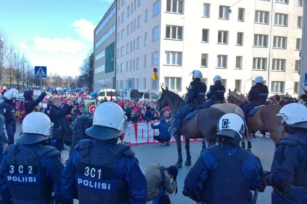 pm_hifkhjkpoliisitstadinderbyfanityleisökatsojatkulttuuri2015dd