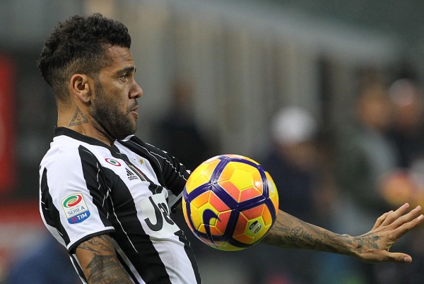 getty_alvesdanijuventus20161022