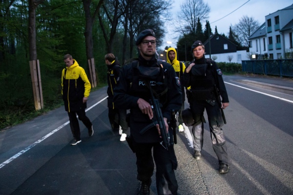 Borussia Dortmund Bus Explosion Injures One