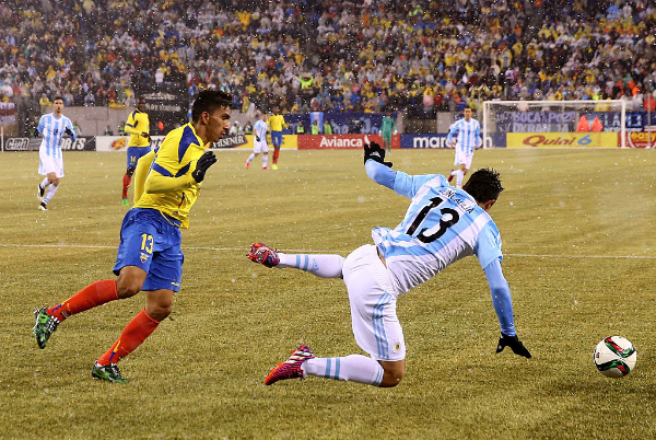 getty_ecuadorargentiina20150331