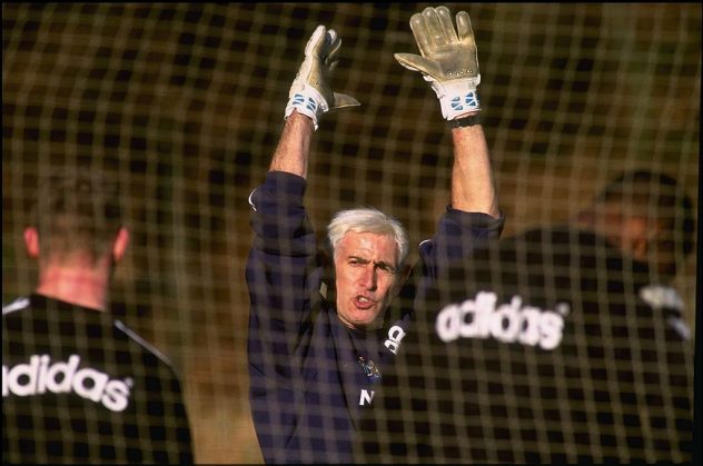 Peter Bonetti Newcastle’s goalkeeping coach gives his team some advice.