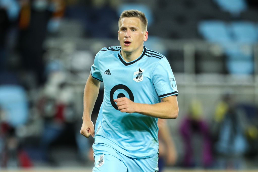 Robin Lod astuu armeijan harmaisiin