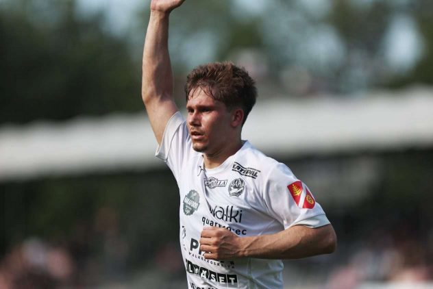 aop_mommoeetu20250909