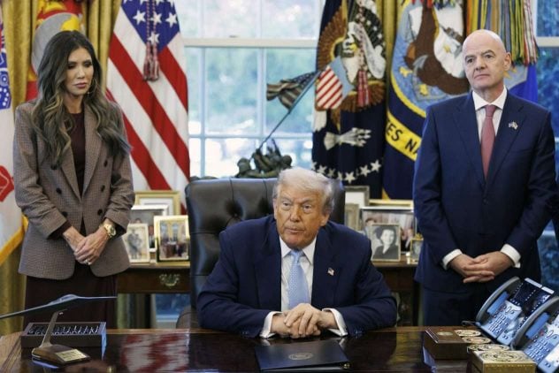 aop_trumpdonaldinfantinogianni20251117